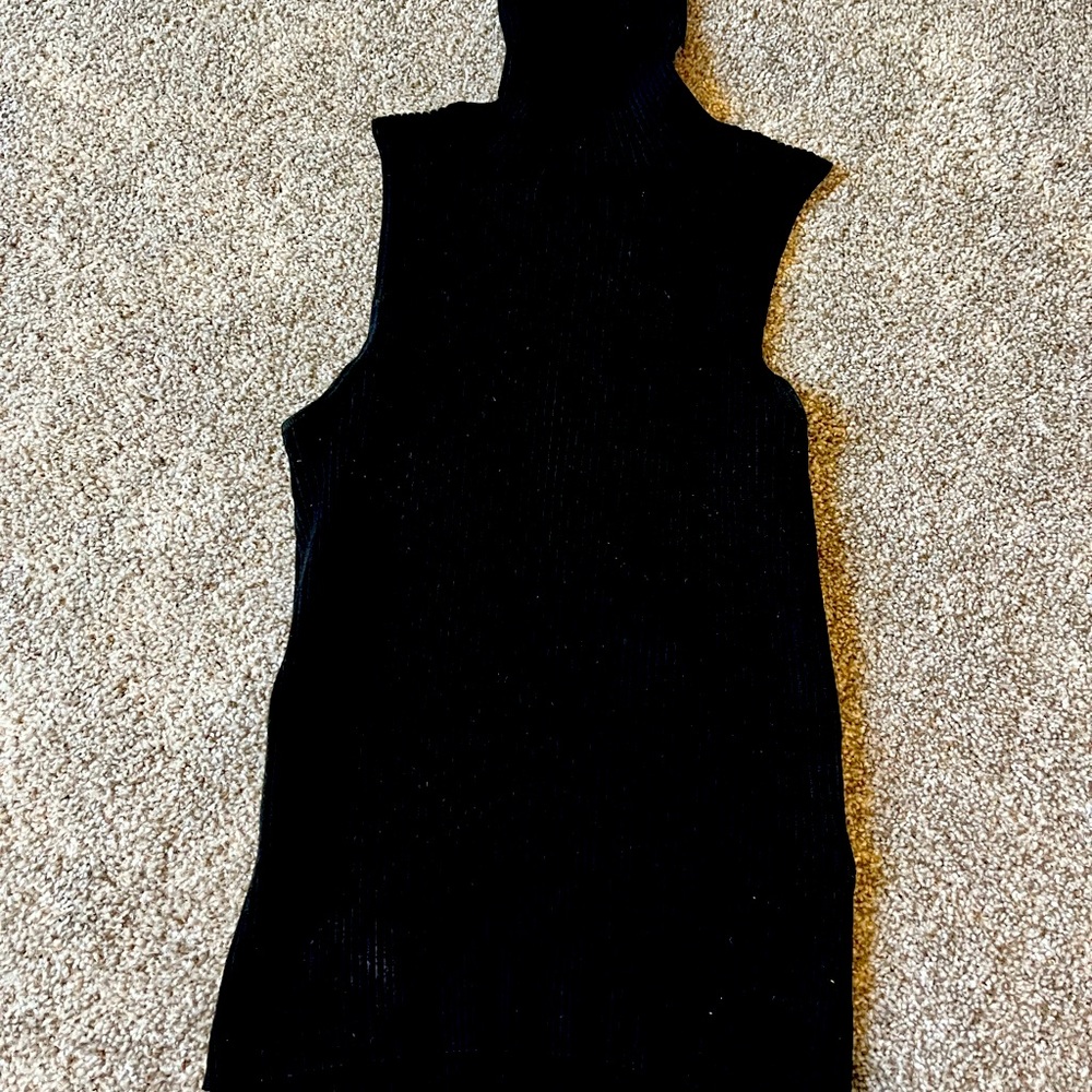 Black ribbed tank top
